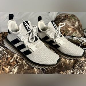 Adidas Men's Black and Gray Kaptir 3.0